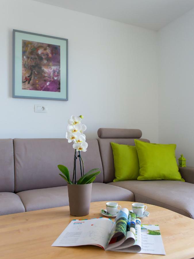 Apartment Maestral Πόρετς Εξωτερικό φωτογραφία