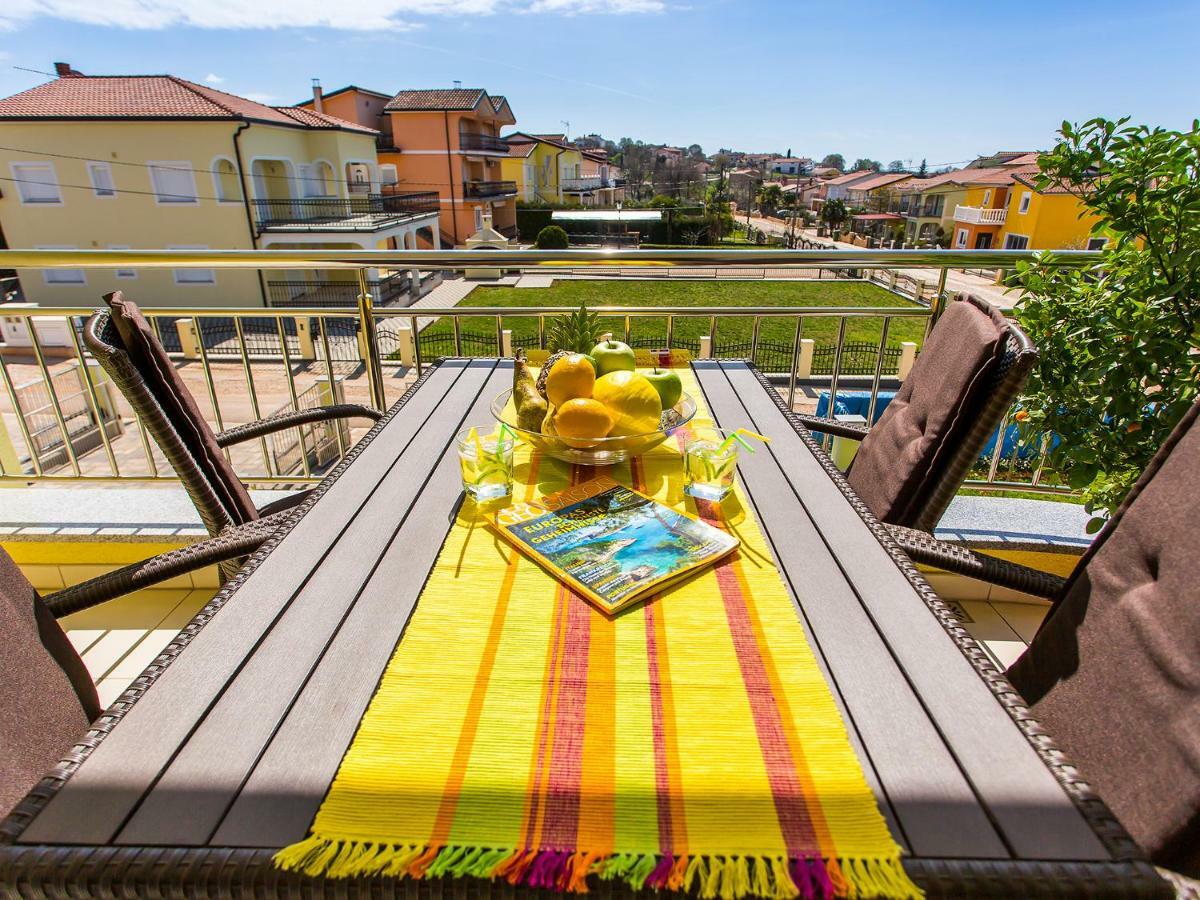 Apartment Maestral Πόρετς Εξωτερικό φωτογραφία